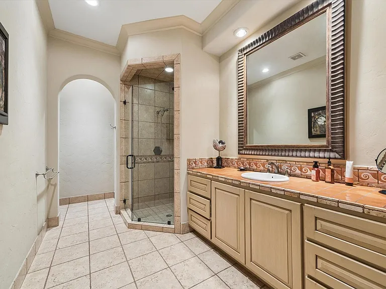 2 Lacewood Ln — Photo 32