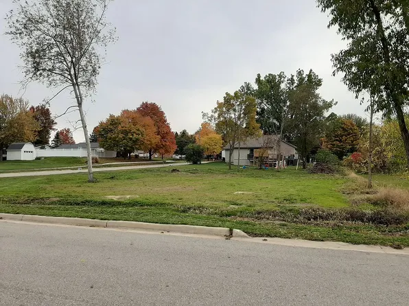 55 Ann St, Cedar Springs, MI 49319