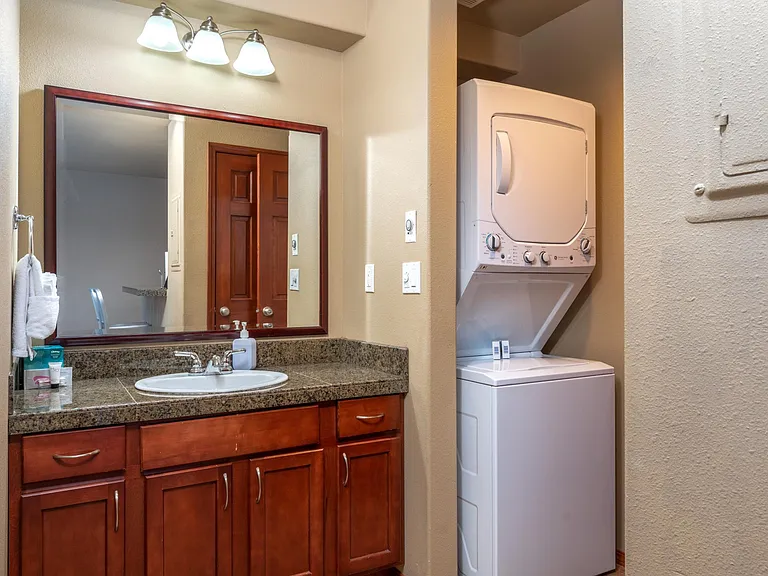 322 W Woodin Ave #623 — Photo 5