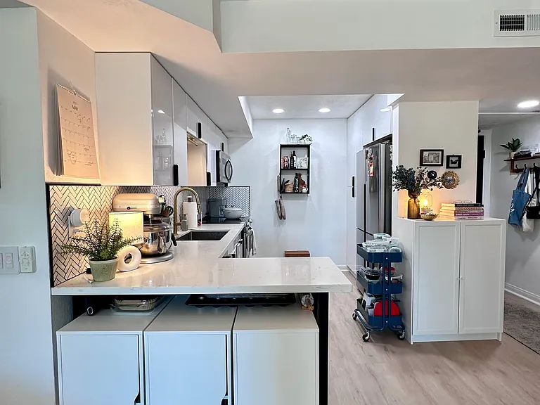 2825 3rd Ave — Photo 35