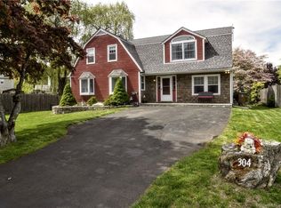 304 Sun Dance Rd, Stamford, CT 06905
