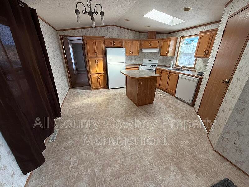 1st image of 3000 Pope Springs Rd