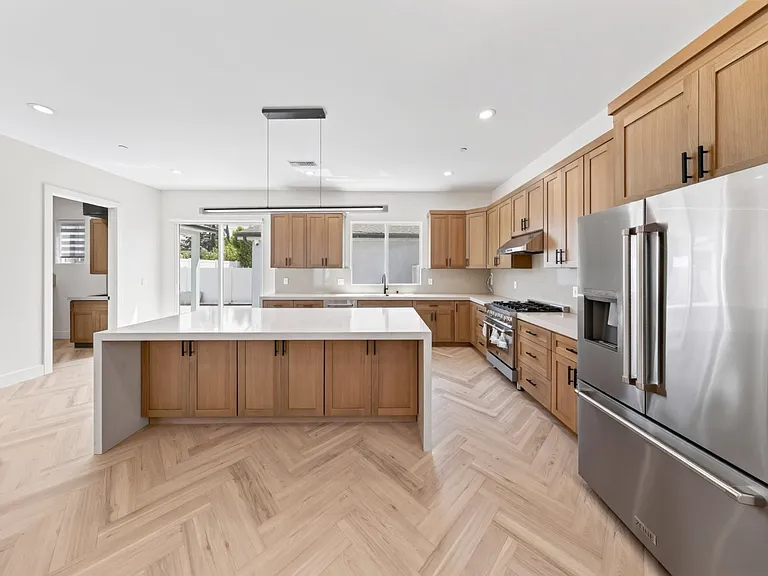 8018 Shadyglade Ave — Photo 17