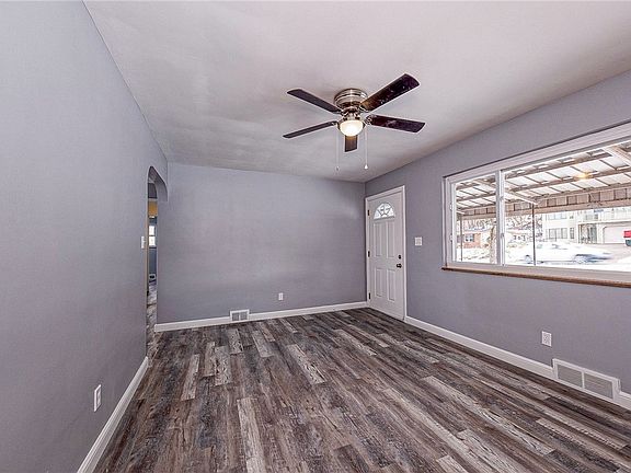 4th image of 1829 Brodhead Rd