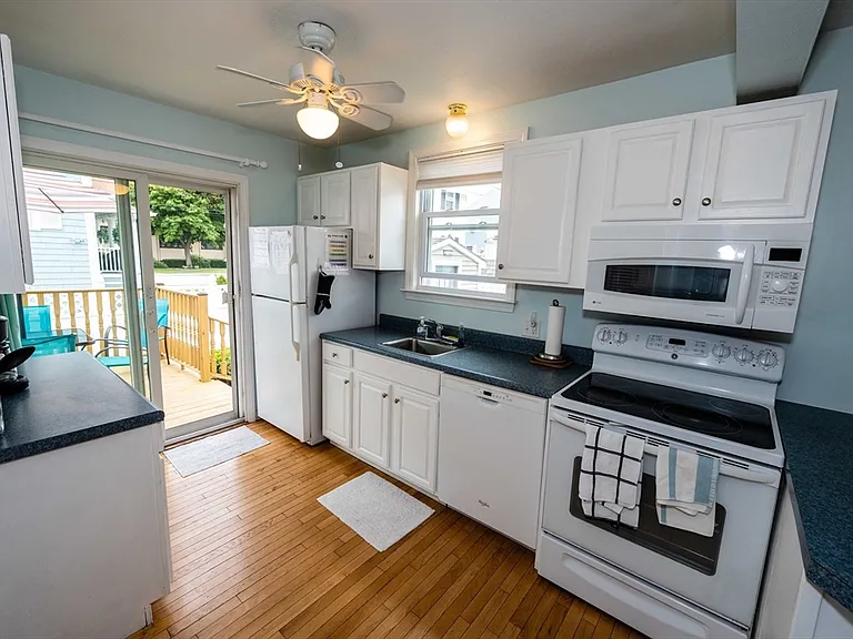 6 Weston St — Photo 3