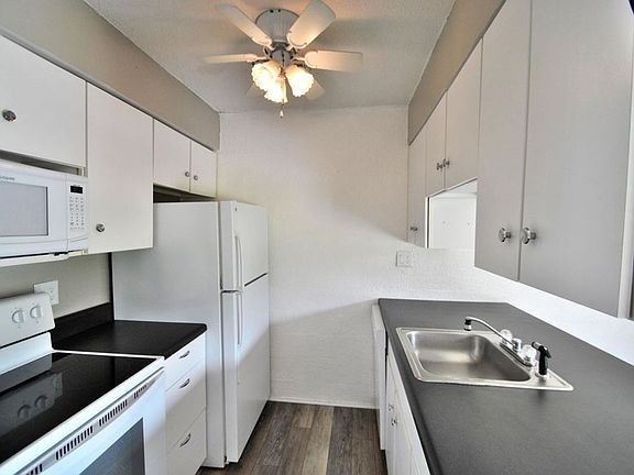 5th image of 65 Wilshire Heights Dr