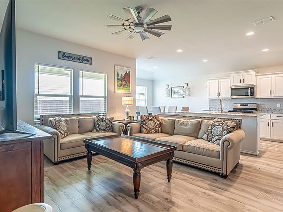 5th image of 705 Basteen Ln