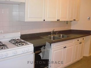 827 W Aldine Ave #3B, Chicago, IL 60657