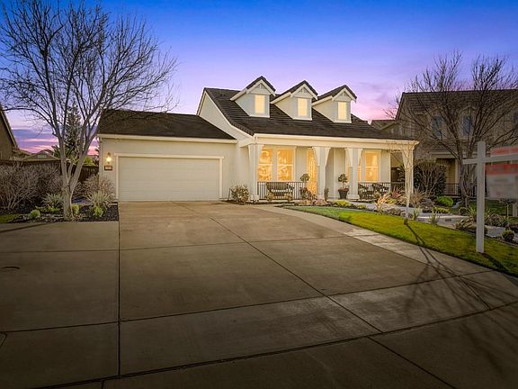 3rd image of 109 Haywood Ct