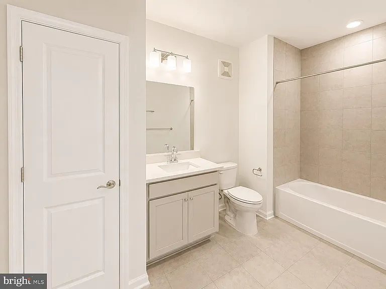 421 Washington St #1103 — Photo 16
