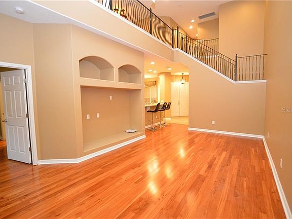 4th image of 8261 Tivoli Dr