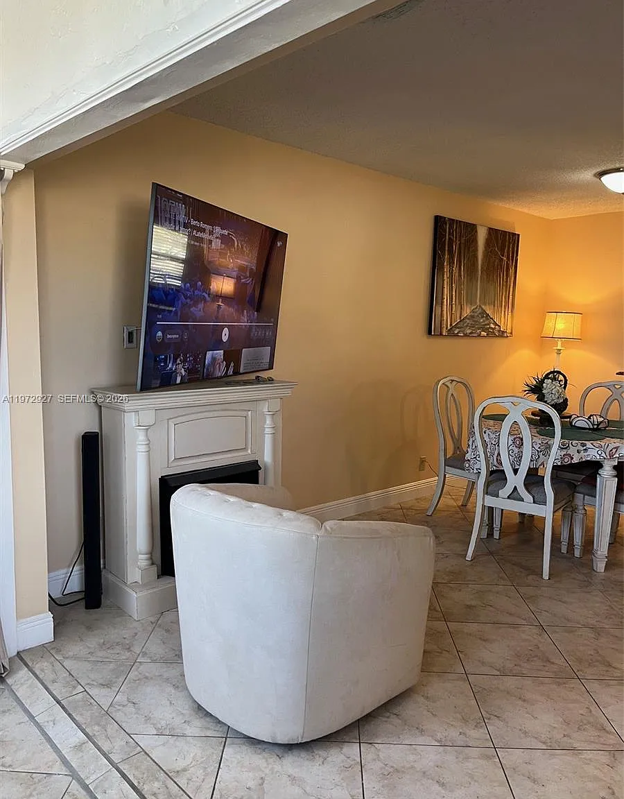 Lakeside Village Condo 6 — Photo 4