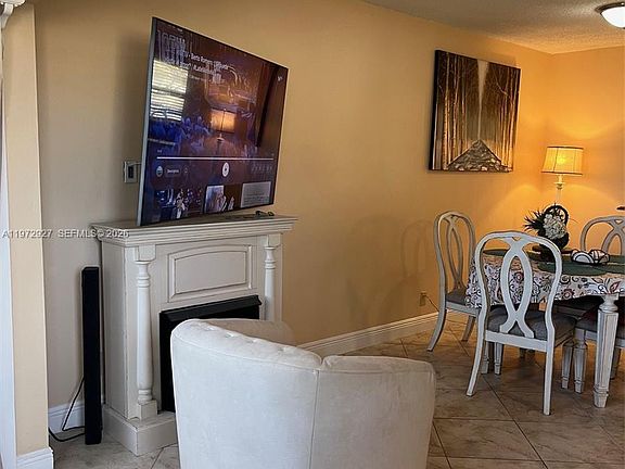 4th image of 752 Lori Dr APT 218