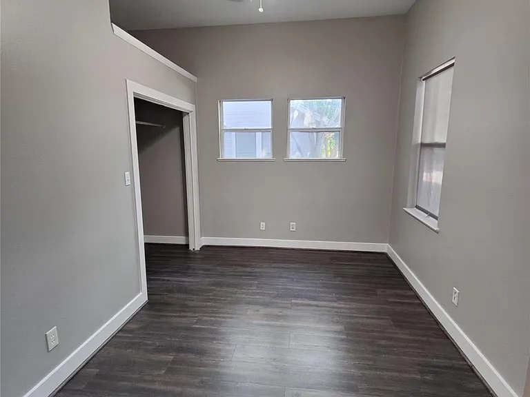 711 Graham Pl #A — Photo 5