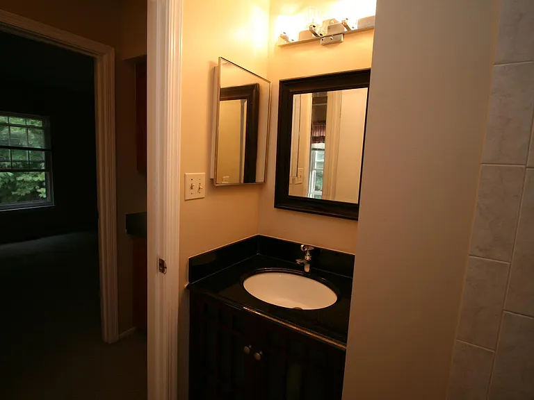 512 Suffield Dr — Photo 13