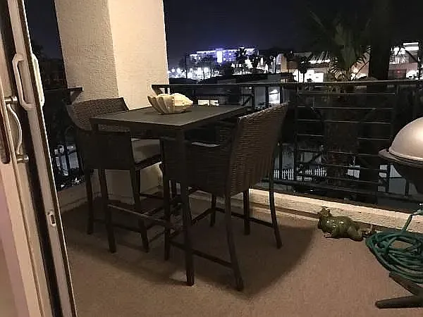 1 bed, 1010 sqft, $4,000 — Photo 2