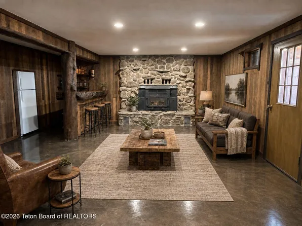 20 W Elk Run Rd, Pinedale, WY 82941