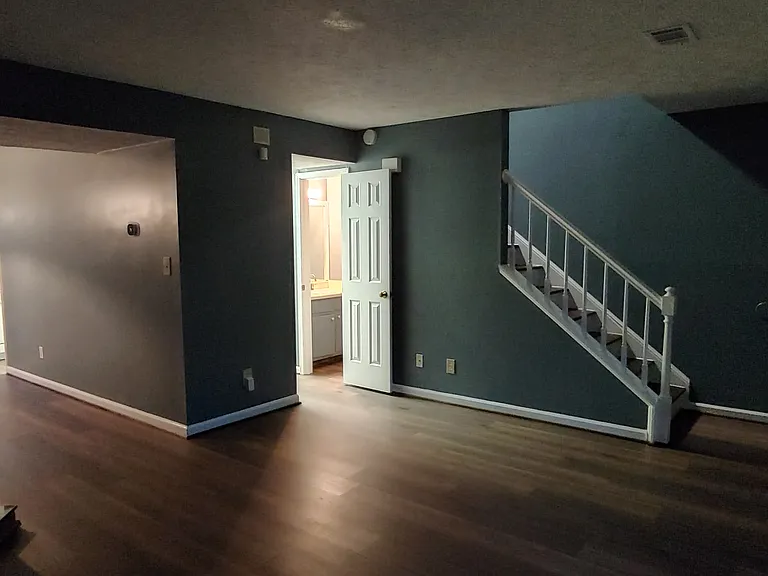 1008 Jeanette Ln — Photo 5