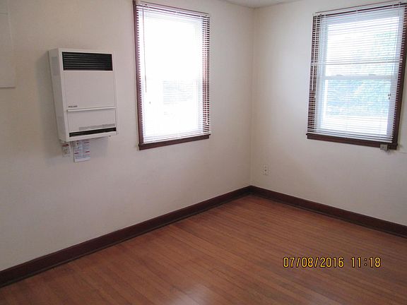 3rd image of 667 1/2 Madigan Ave #2