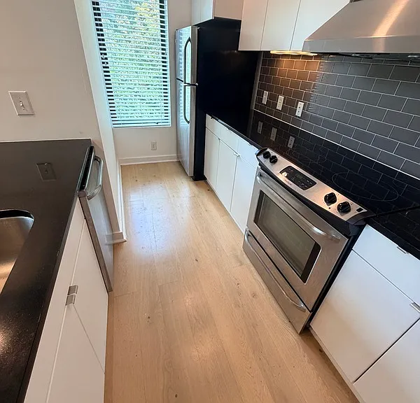 418 N 25th St #220 — Photo 5
