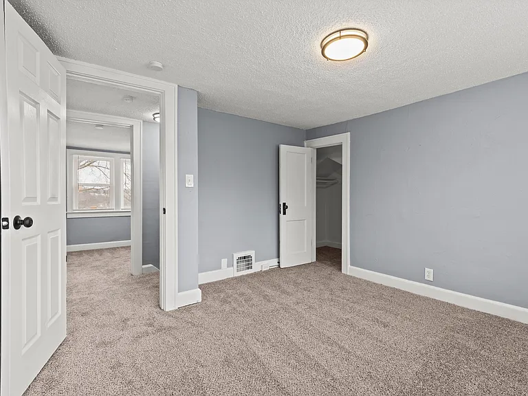 4437 Wayne Ave — Photo 21