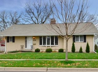 1108 Cedar Ave, Elgin, IL 60120