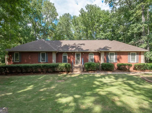 202 Taliaferro Dr, Hogansville, GA 30230