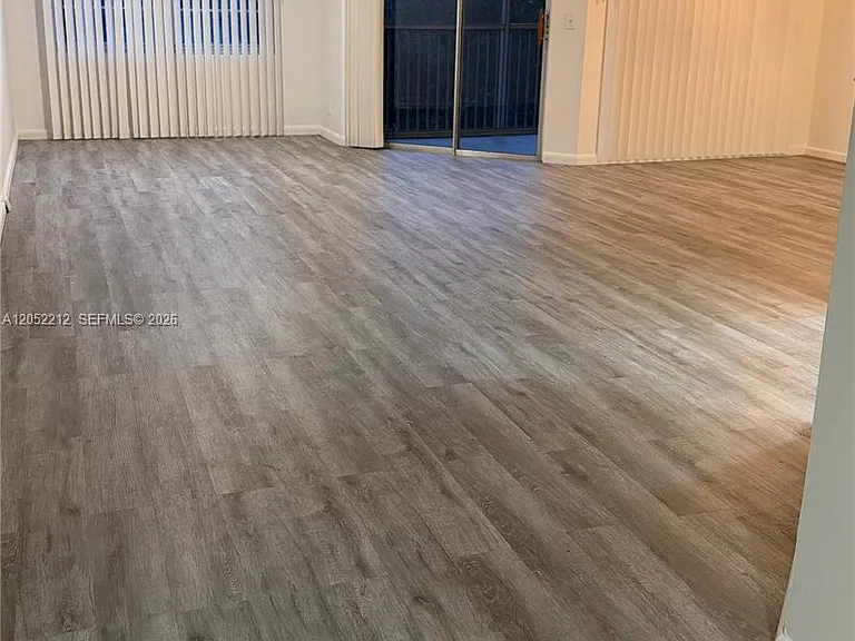 1000 SW 125th Ave #N402 — Photo 2