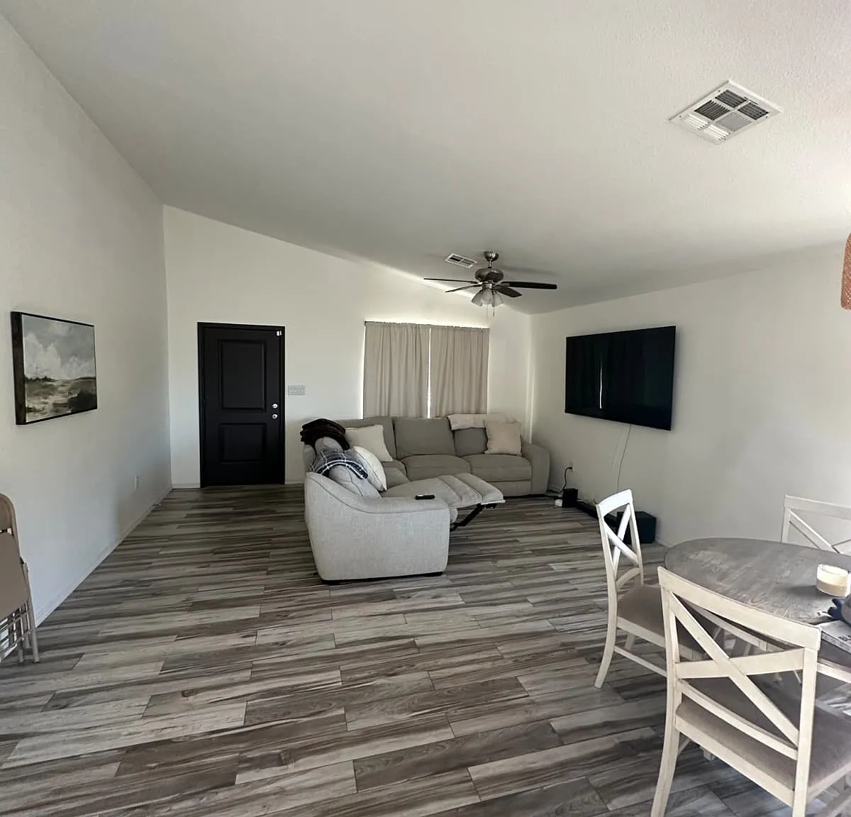 3 bed, 1301 sqft, $1,500 — Photo 2