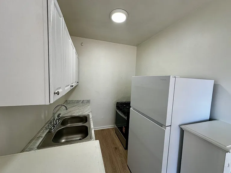 213 S Jackson St — Photo 13