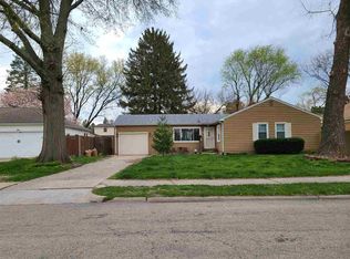 2918 Pelham Rd, Rockford, IL 61107