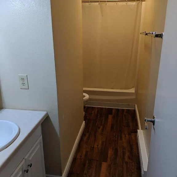 619 Welshire Dr #201 — Photo 7