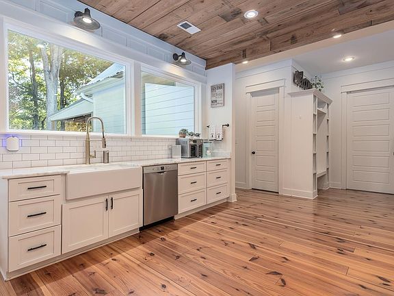 5th image of 570 Wildwood Rd