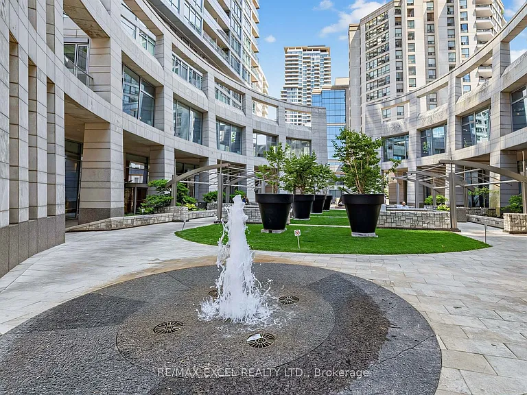 2191 Yonge St #1805 — Photo 2