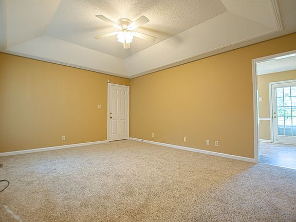 5th image of 623 Doane Dr