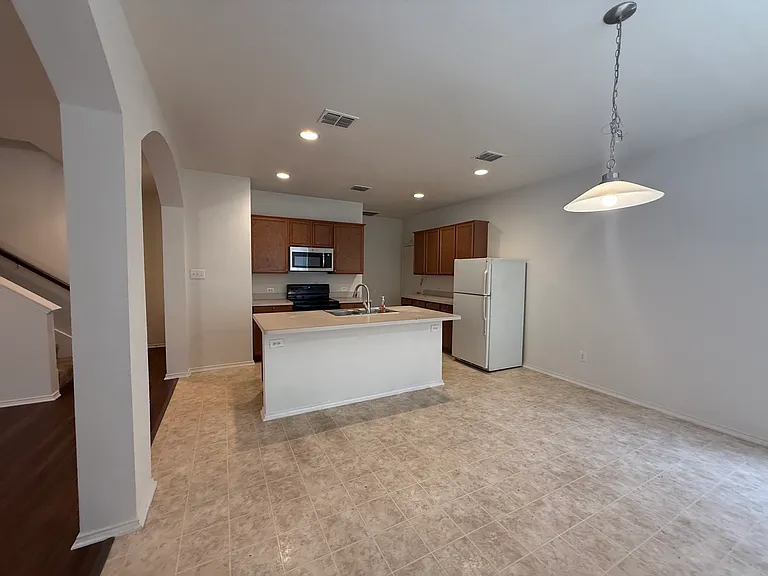 5440 Avery Ln — Photo 8
