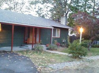 824 NE 10th St, Grants Pass, OR 97526