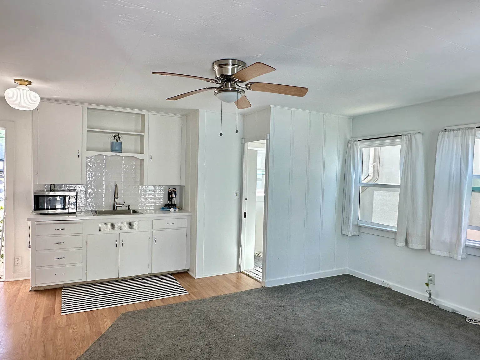 Studio, 450 sqft, $2,200 — Photo 3