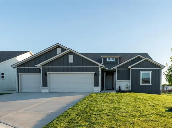 1544 N 162nd Cir, Basehor, KS 66007