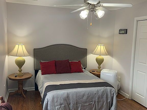 4th image of 300 Stratford Ct
