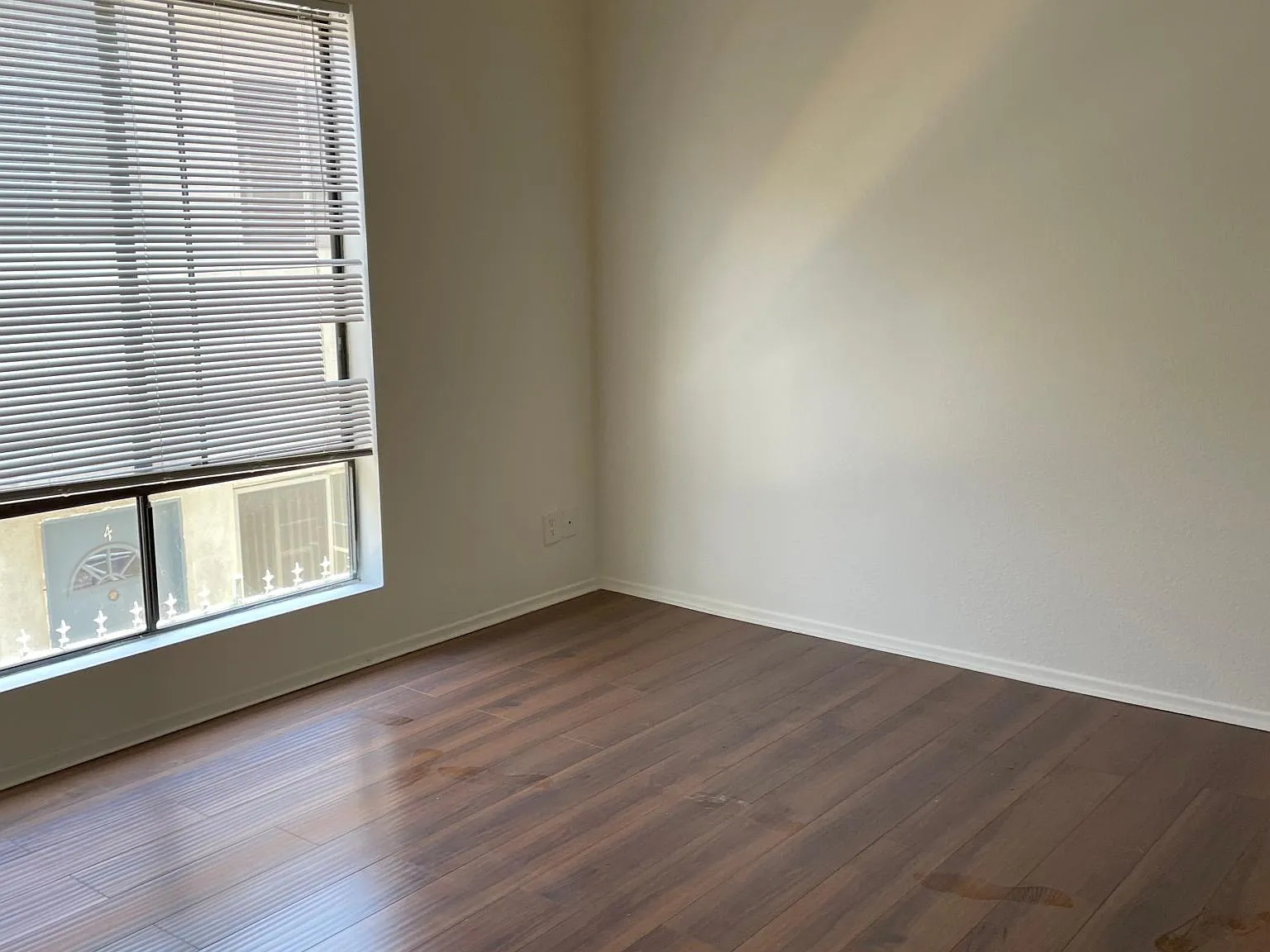 2 bed, 1025 sqft, $2,850 — Photo 4