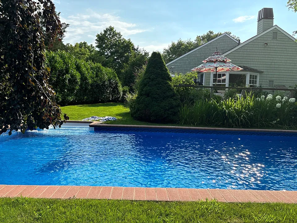 Meadowgrass Ln