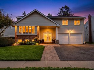2056 Ellen Dr, Merrick, NY 11566