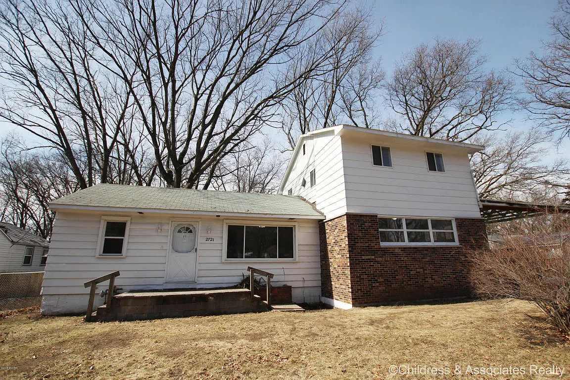 2721 Valk St photo 1