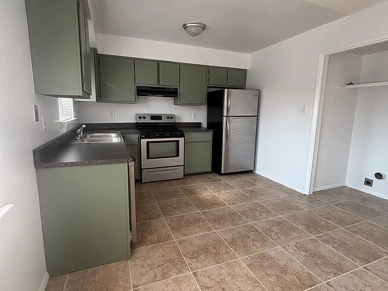 9021 Candelaria Rd NE #A — Photo 6