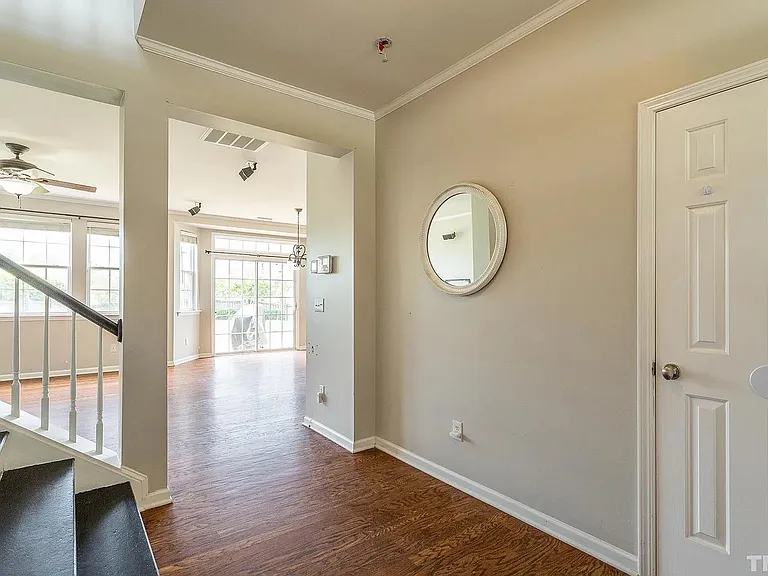 1903 Devonridge Dr — Photo 5