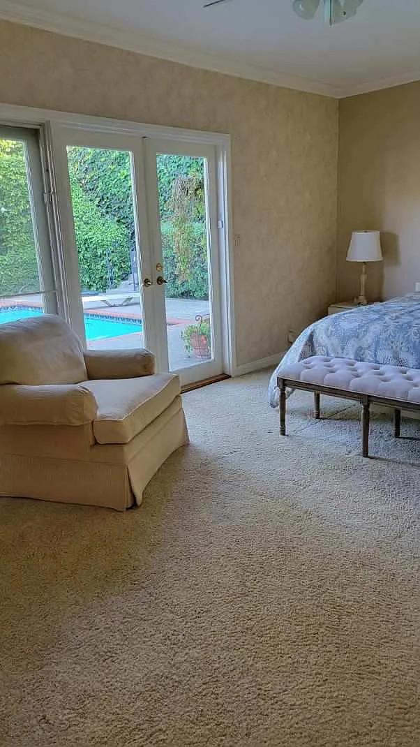Sitting area. - 225 E Sierra Madre Ave