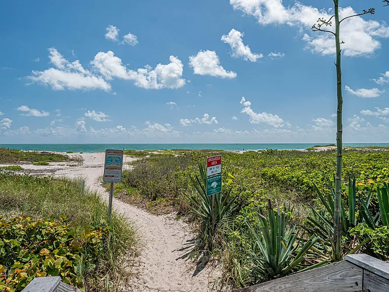 1700 Ocean Dr #201 — Photo 24