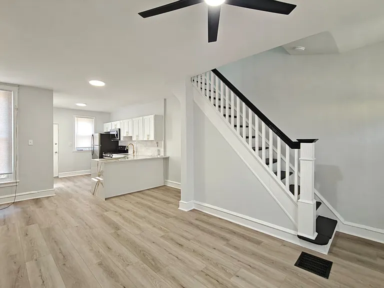 3032 N Stillman St — Photo 7