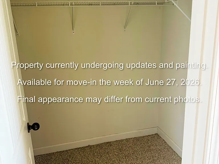 Walk-in Closet Main Bathroom